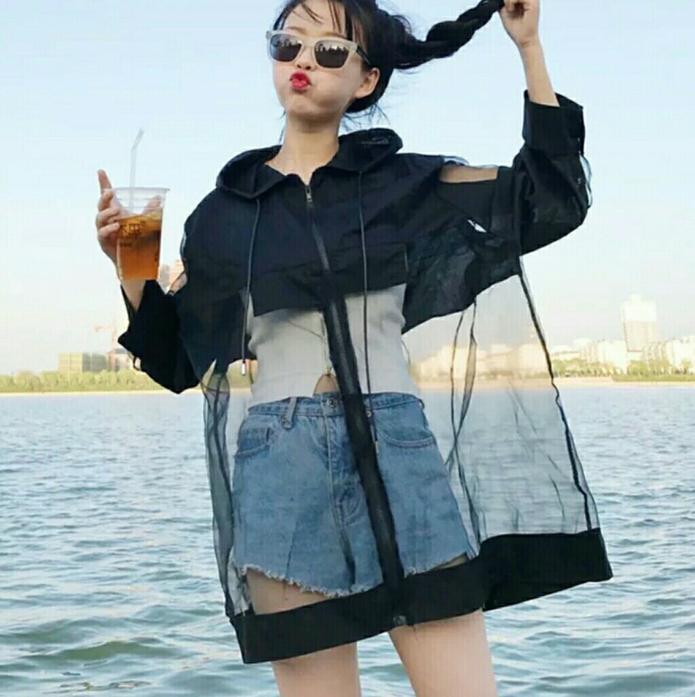 Mesh hooded jacket